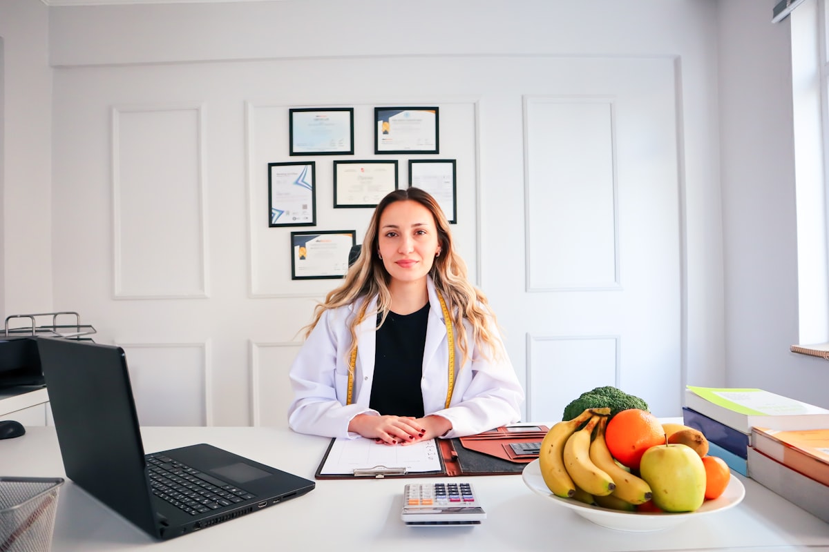 Nutrition specialist providing consultation